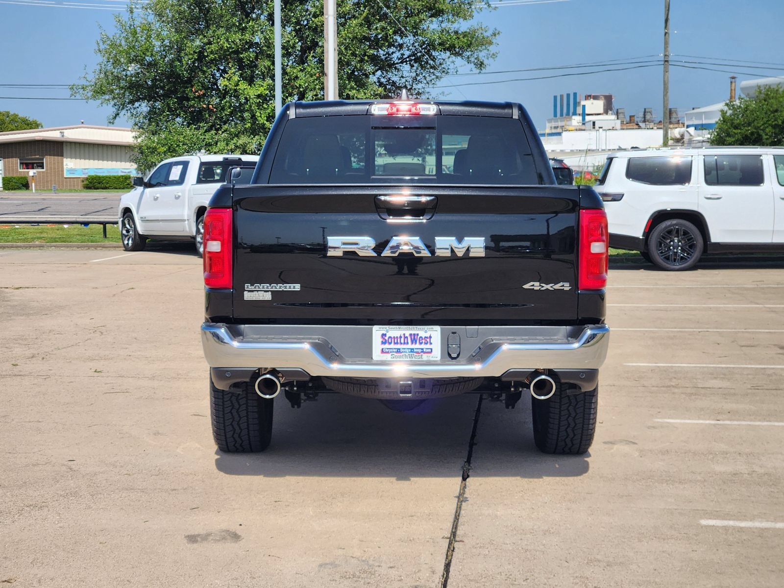Used 2026 RAM 1500 Laramie w/ Off Road Group AWD/4WD image 8