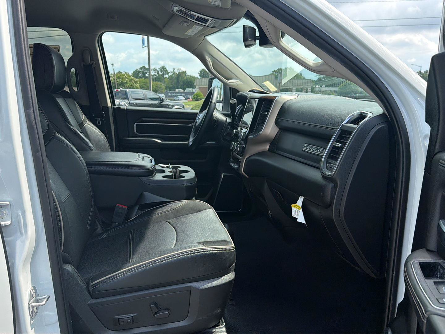 Used 2024 RAM 2500 Laramie AWD/4WD image 13