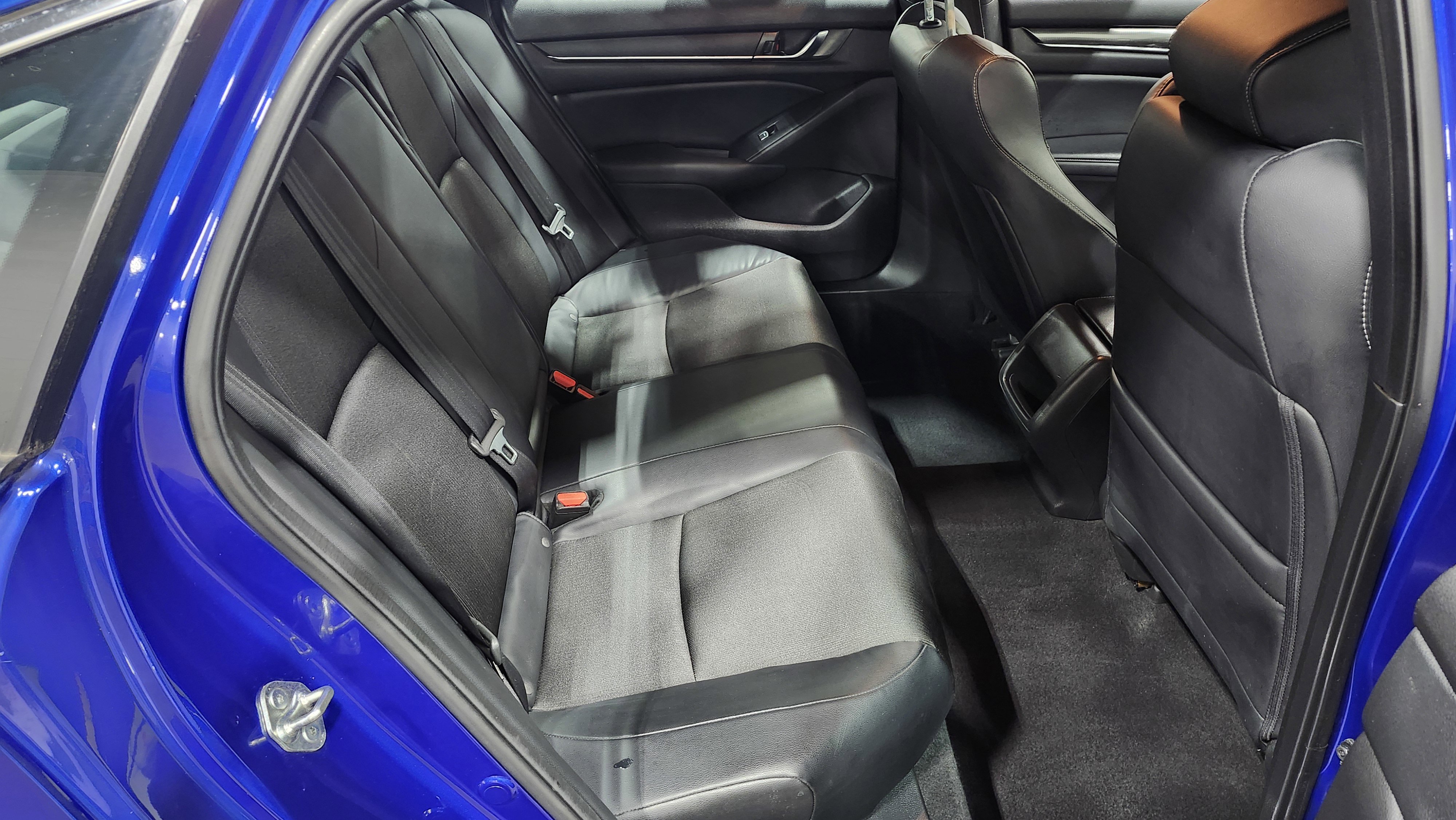 Used 2018 Honda Accord Sport image 19