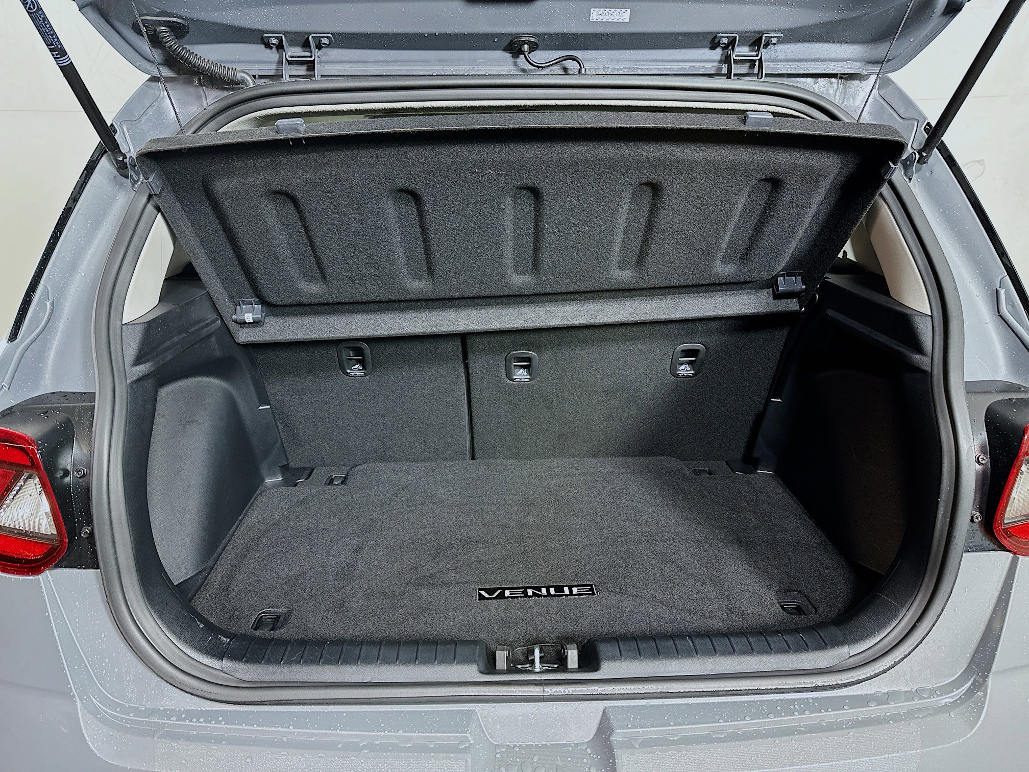 Used 2022 Hyundai Venue SEL image 24