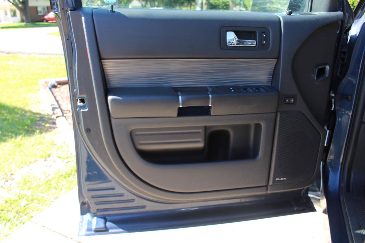Used 2017 Ford Flex SEL w/ Equipment Group 202A FWD image 11