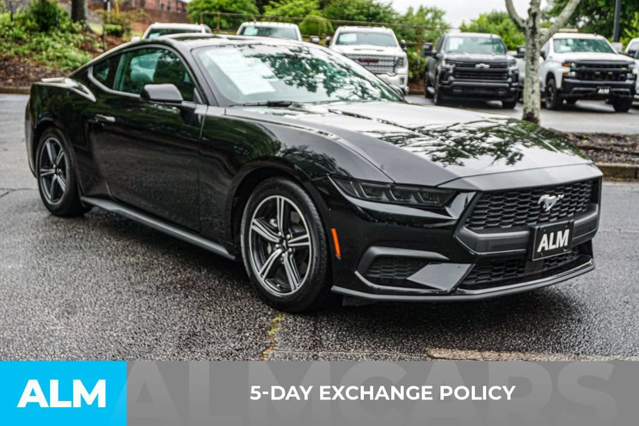 Used 2025 Ford Mustang Premium RWD image 3