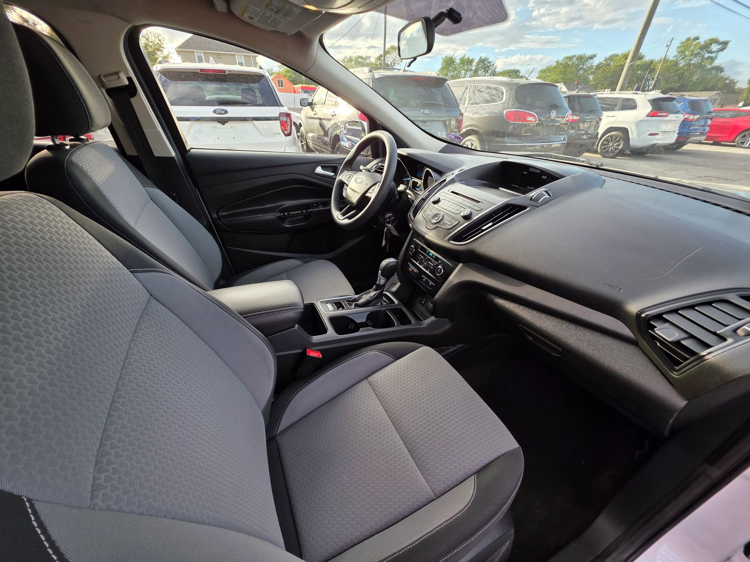 Used 2017 Ford Escape SE image 21