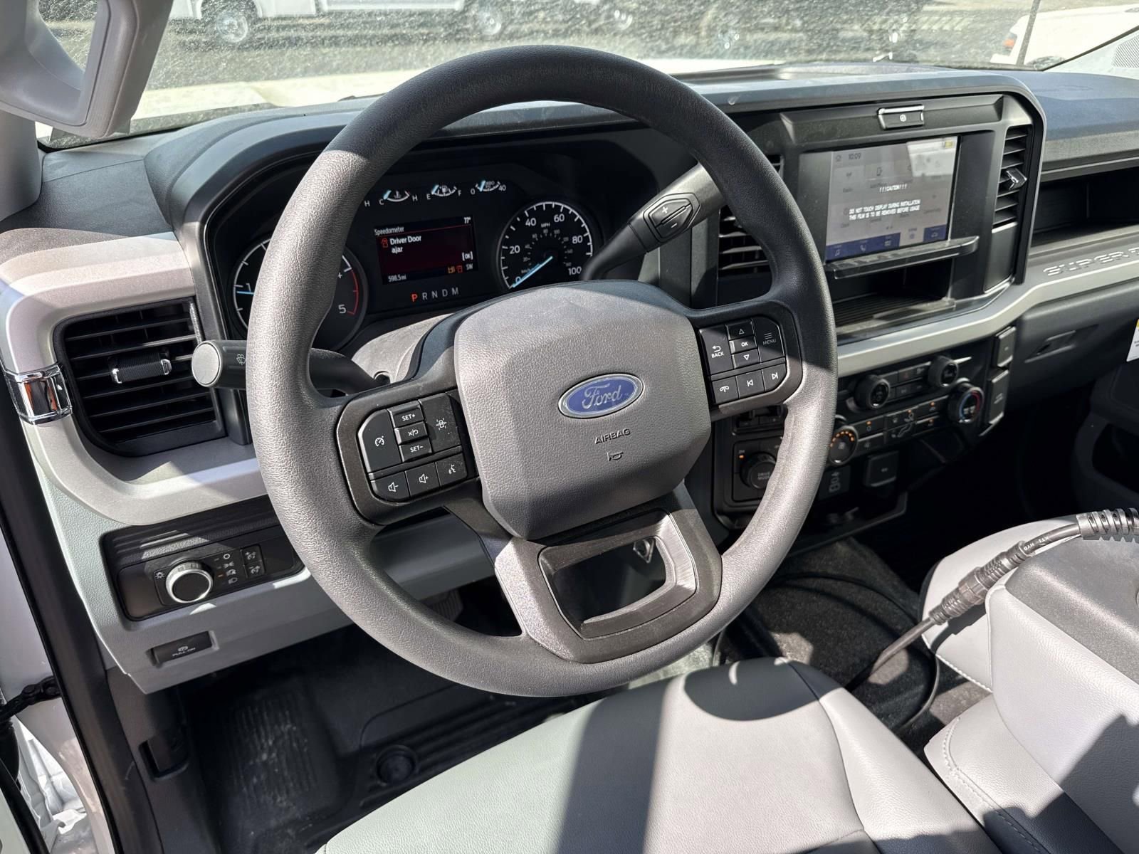 New 2025 Ford F550 4x4 Crew Cab image 13