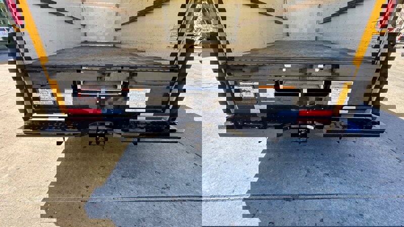 Used 2022 Ford E-350 and Econoline 350 Super Duty image 19