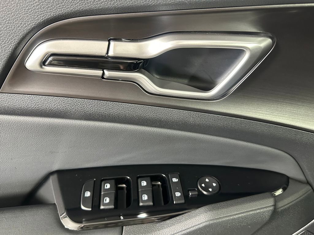 Used 2025 Kia Sportage EX w/ Premium Package image 25