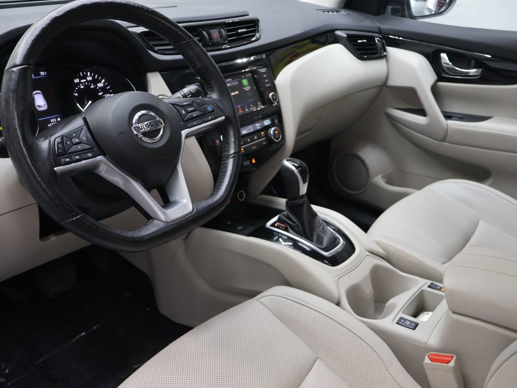 Used 2022 Nissan Rogue Sport SL w/ Premium Package image 18