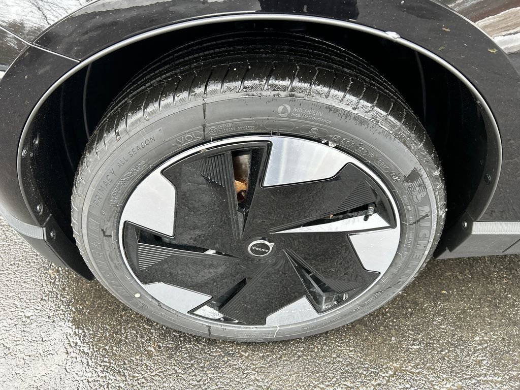 New 2026 Volvo EX30 Plus w/ Climate Package image 8