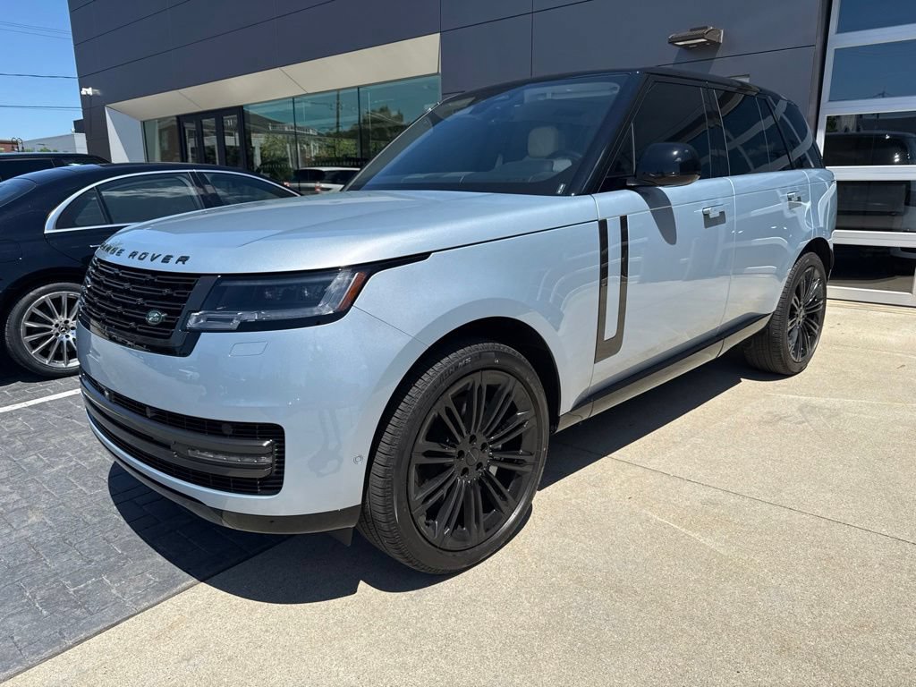 Used 2025 Land Rover Range Rover SE
