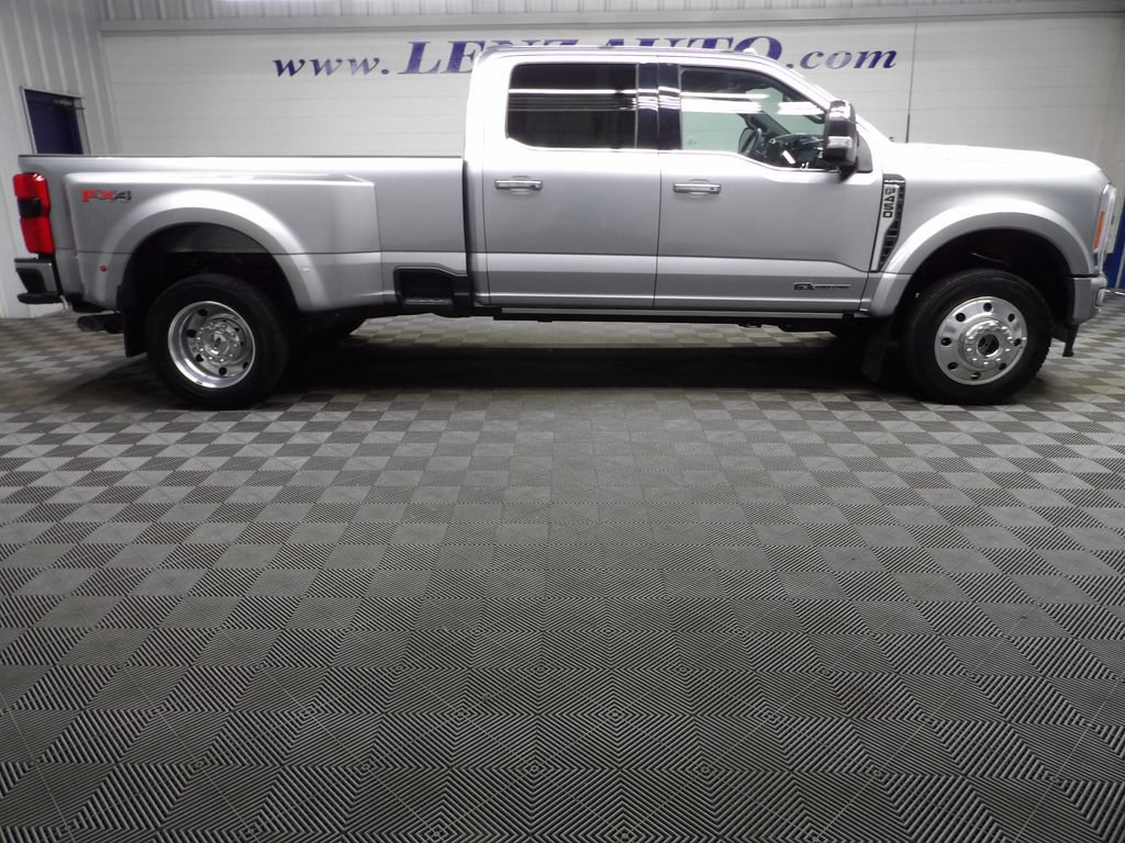 Used 2023 Ford F450 Platinum w/ FX4 Off-Road Package AWD/4WD image 2