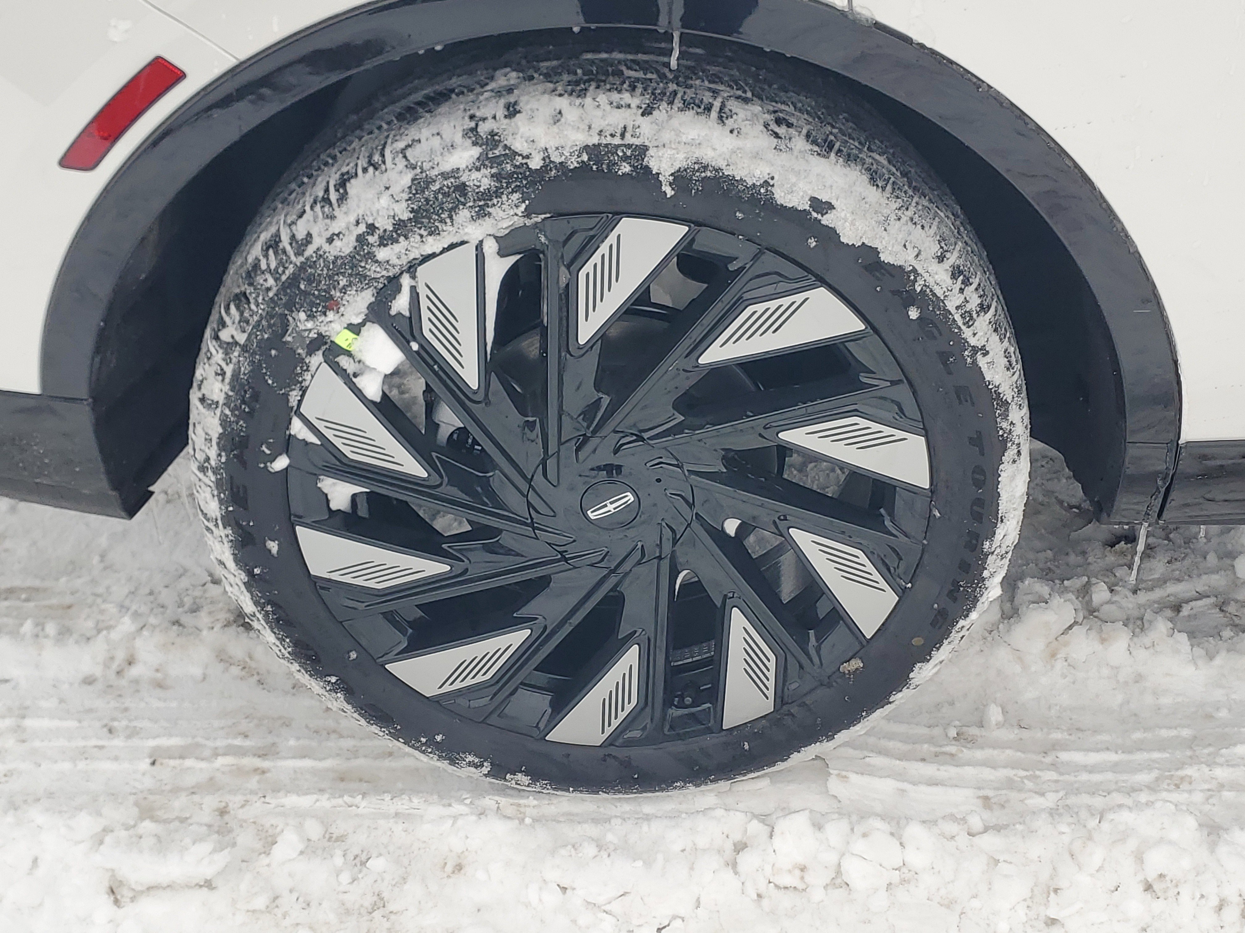 New 2026 Lincoln Nautilus Reserve w/ Jet Appearance Package image 6