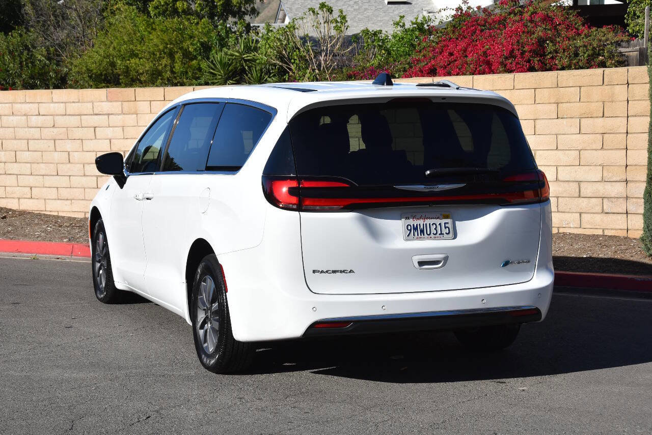Used 2024 Chrysler Pacifica Limited FWD image 31