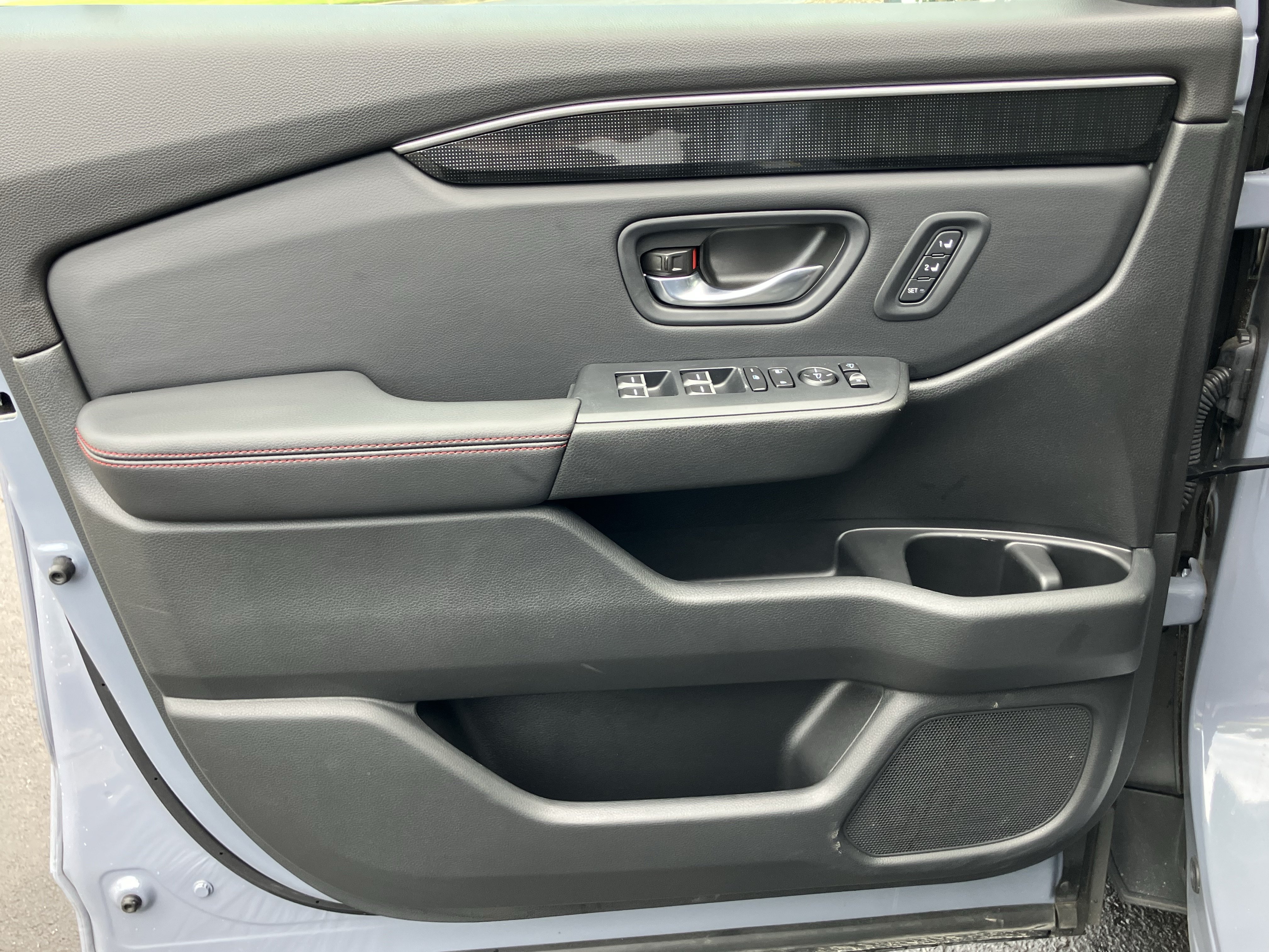 Certified 2025 Honda Pilot Black Edition image 14