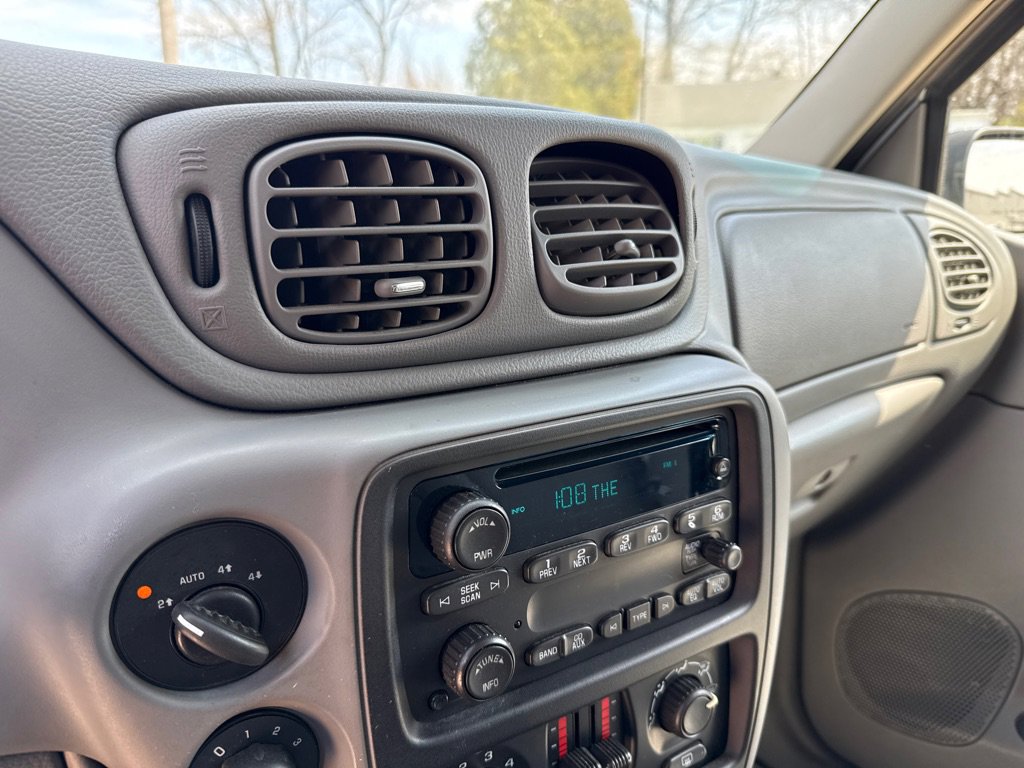 Used 2008 Chevrolet TrailBlazer LS AWD/4WD image 16