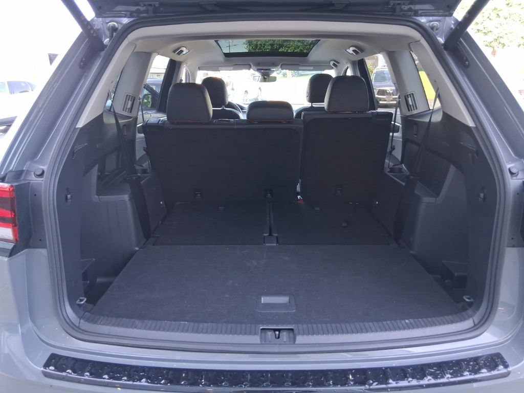 Used 2025 Volkswagen Atlas Peak Edition SE AWD/4WD image 32