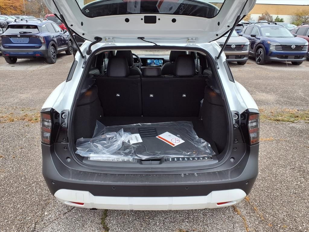 New 2026 Nissan Kicks SR w/ SR Premium Package image 8