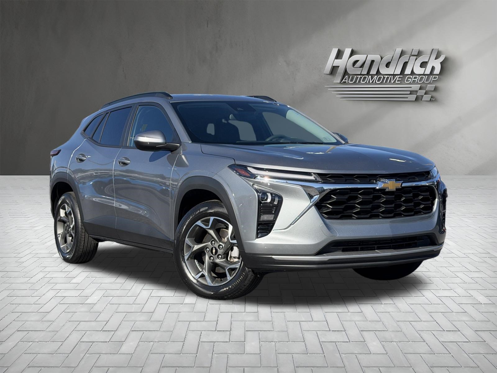 Used 2024 Chevrolet Trax LT FWD image 2