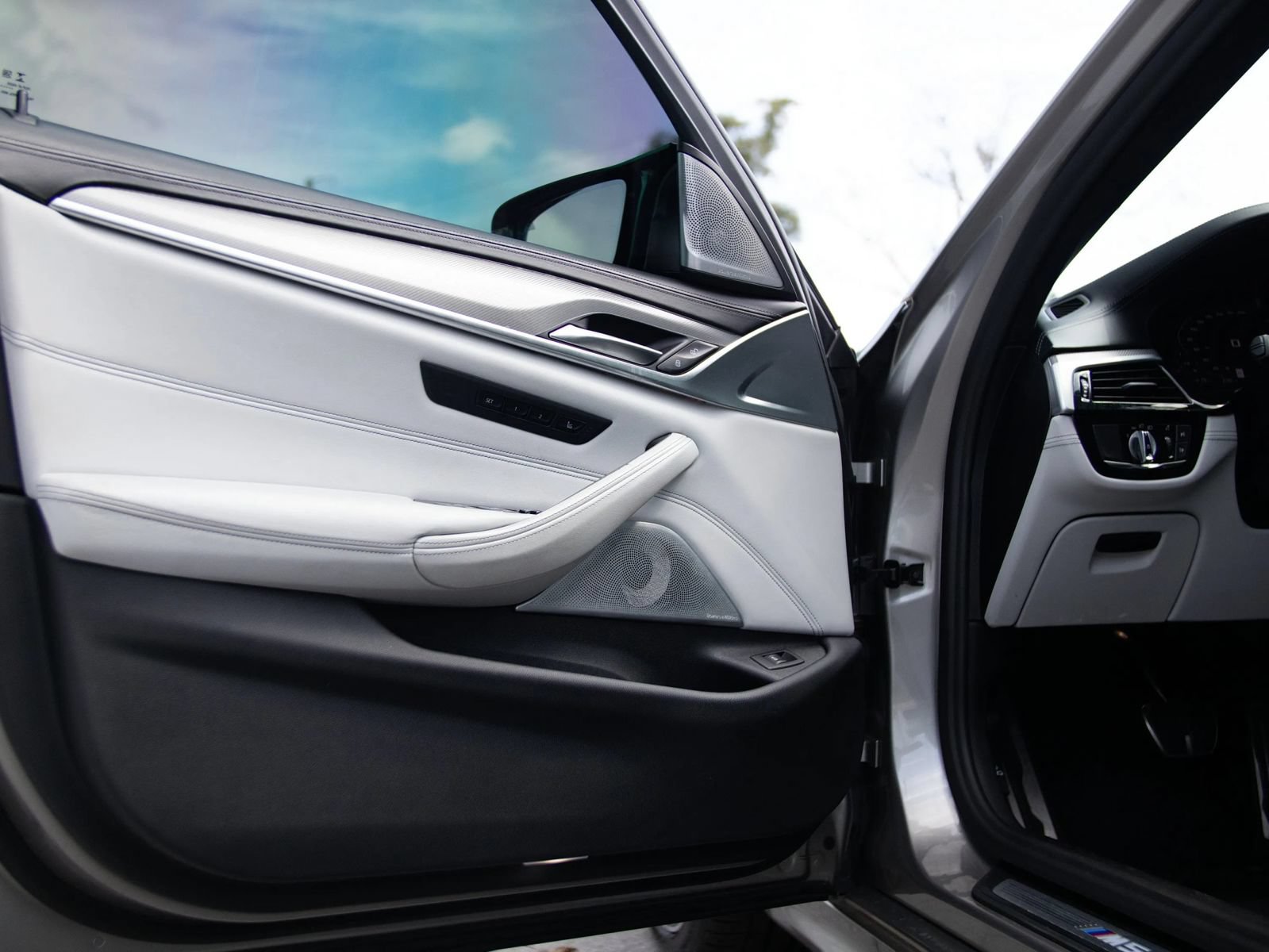 Used 2021 BMW M5 w/ Executive Package AWD/4WD image 23