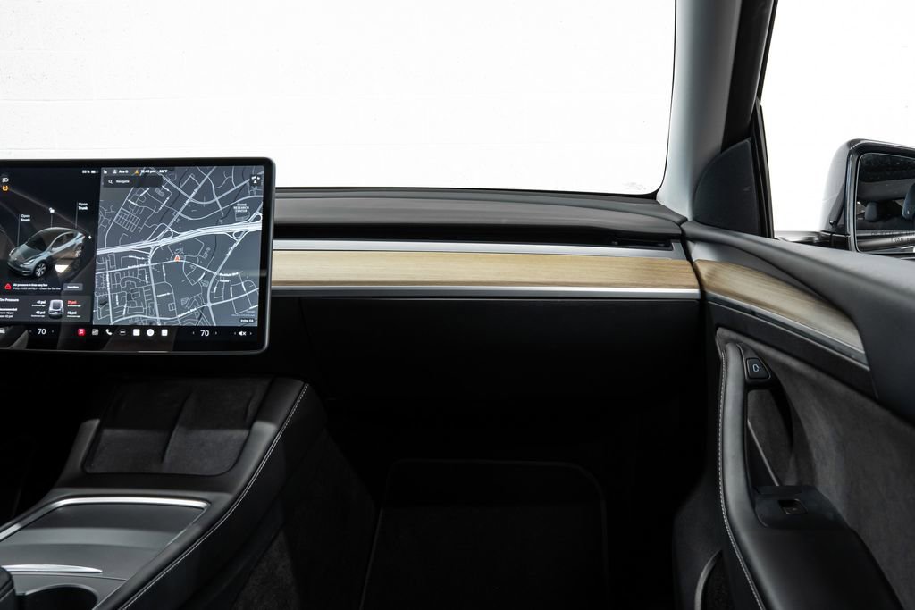 Used 2023 Tesla Model Y Long Range image 28