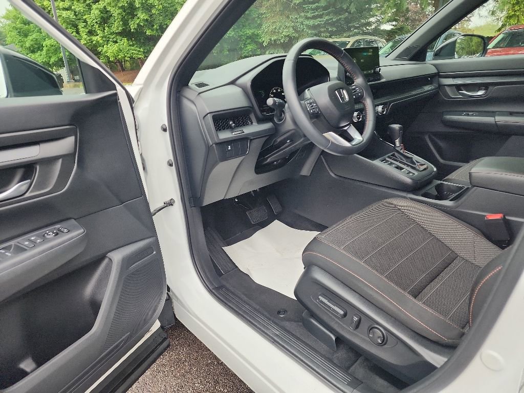 Used 2023 Honda CR-V Sport image 13