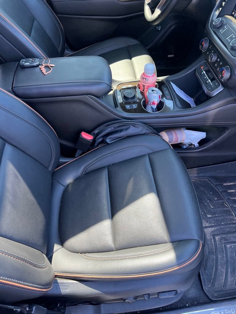 Used 2023 GMC Acadia AT4 w/ Preferred Package AWD/4WD image 17