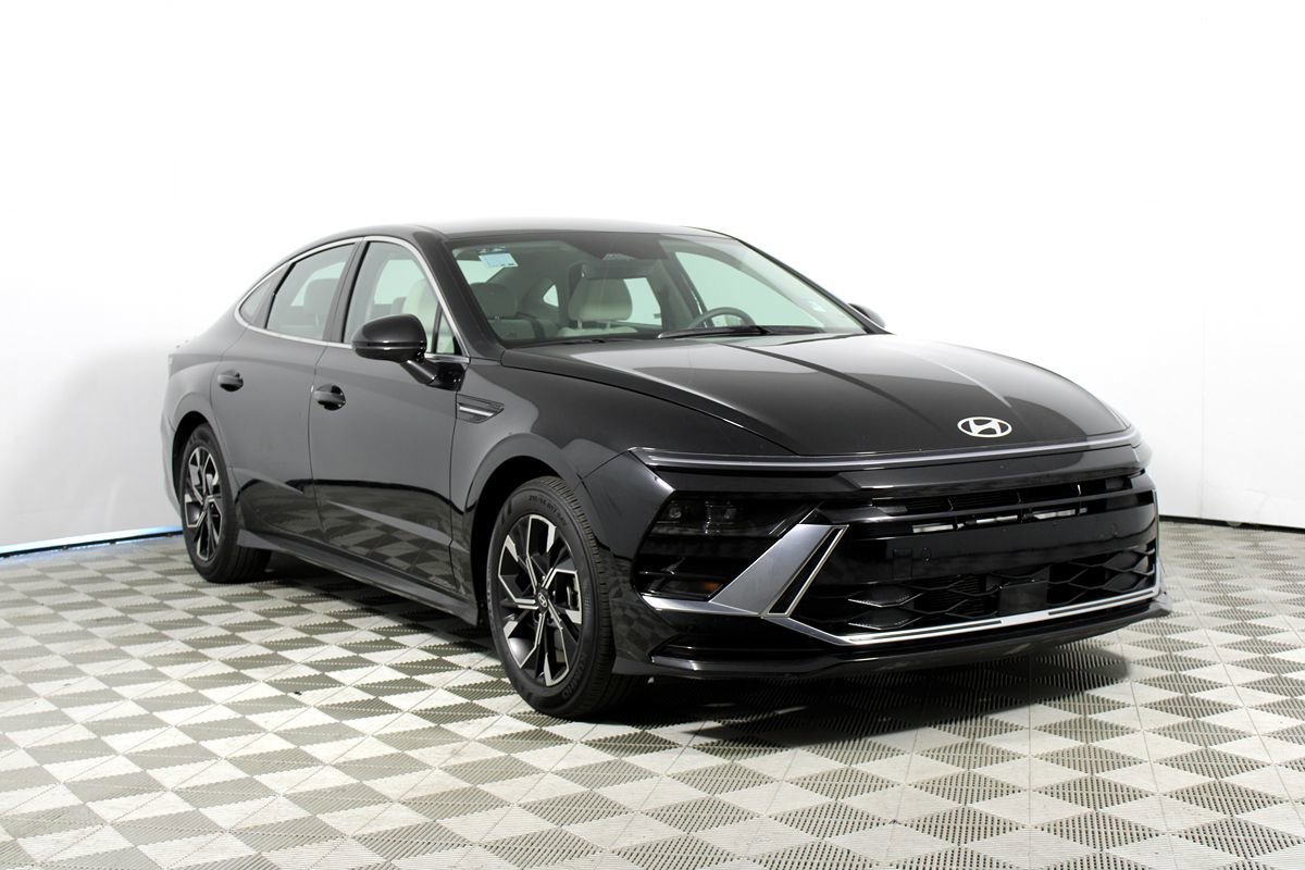 Used 2025 Hyundai Sonata SEL FWD image 25