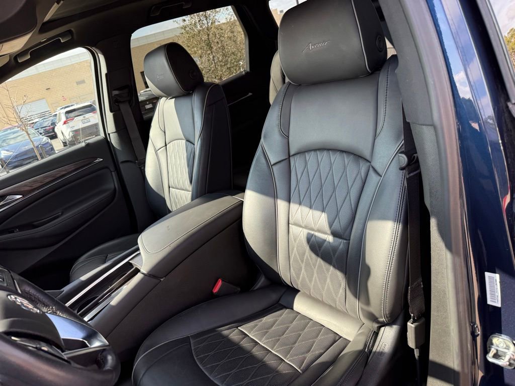 Used 2022 Buick Enclave Avenir w/ Avenir Technology Package image 13
