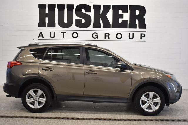 Used 2014 Toyota RAV4 XLE AWD/4WD image 2