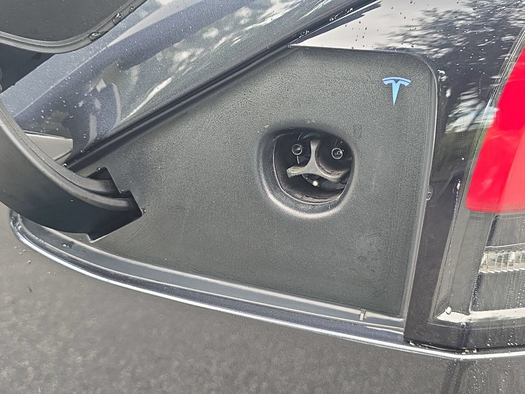 Used 2024 Tesla Model X AWD/4WD image 28