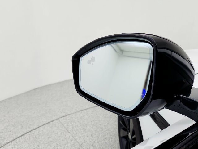 Certified 2026 Jaguar F-PACE R-Dynamic S AWD/4WD image 23
