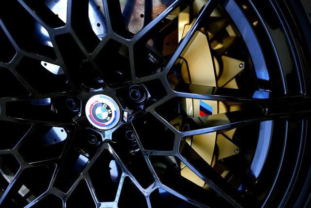 Used 2023 BMW M4 Coupe w/ M Carbon Exterior Package RWD image 40