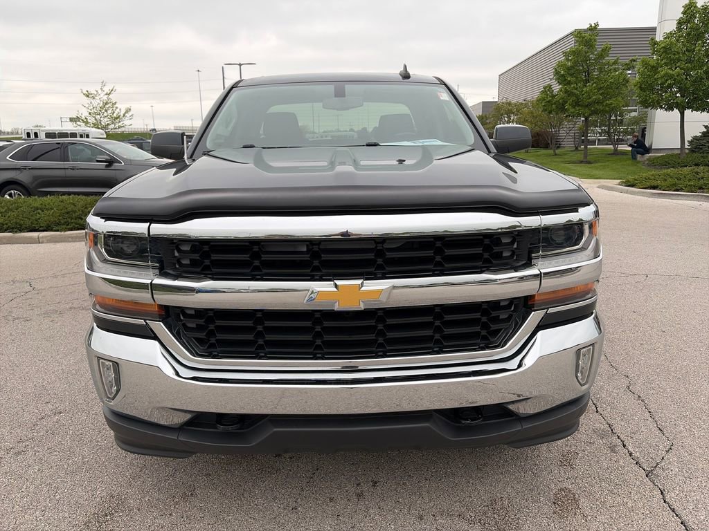 Used 2017 Chevrolet Silverado 1500 LT w/ All Star Edition AWD/4WD image 2