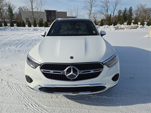 Used 2025 Mercedes-Benz GLC 350e 4MATIC image 7