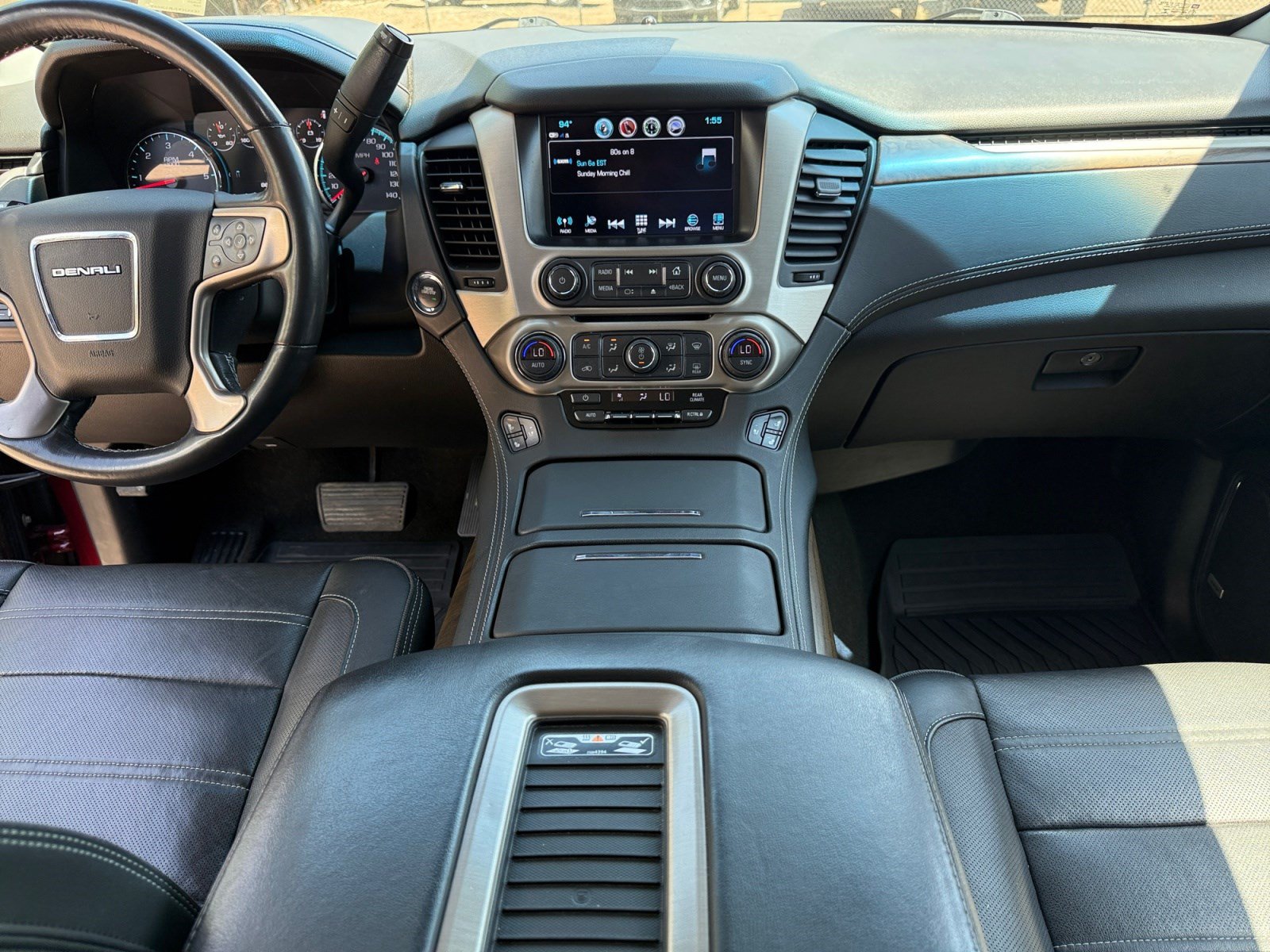 Used 2018 GMC Yukon Denali AWD/4WD image 19