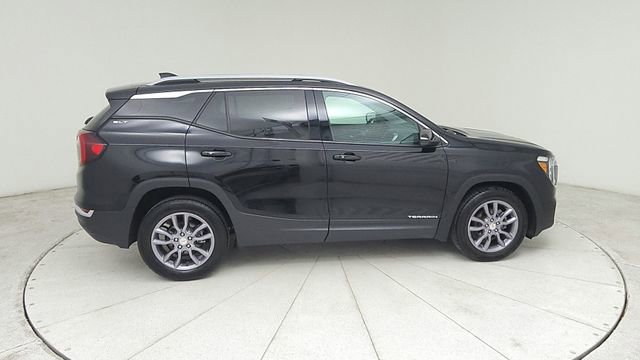 Used 2024 GMC Terrain SLT image 4