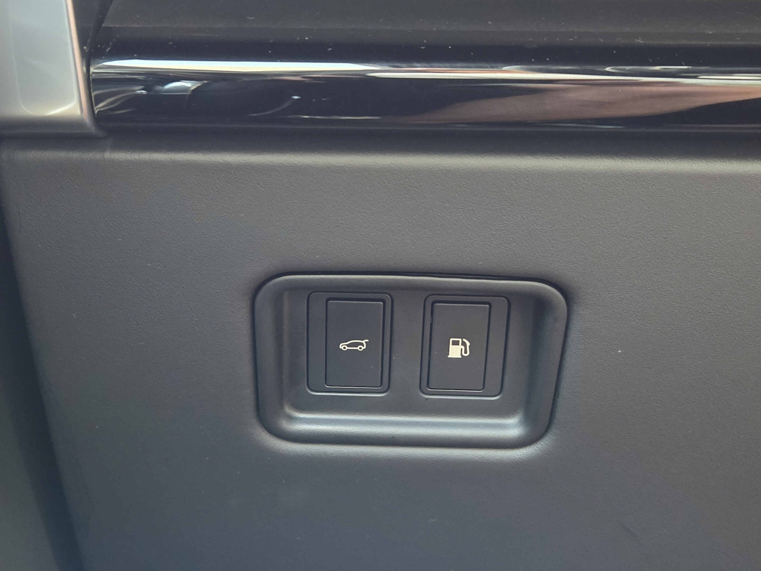 Certified 2025 Land Rover Range Rover SE AWD/4WD image 17