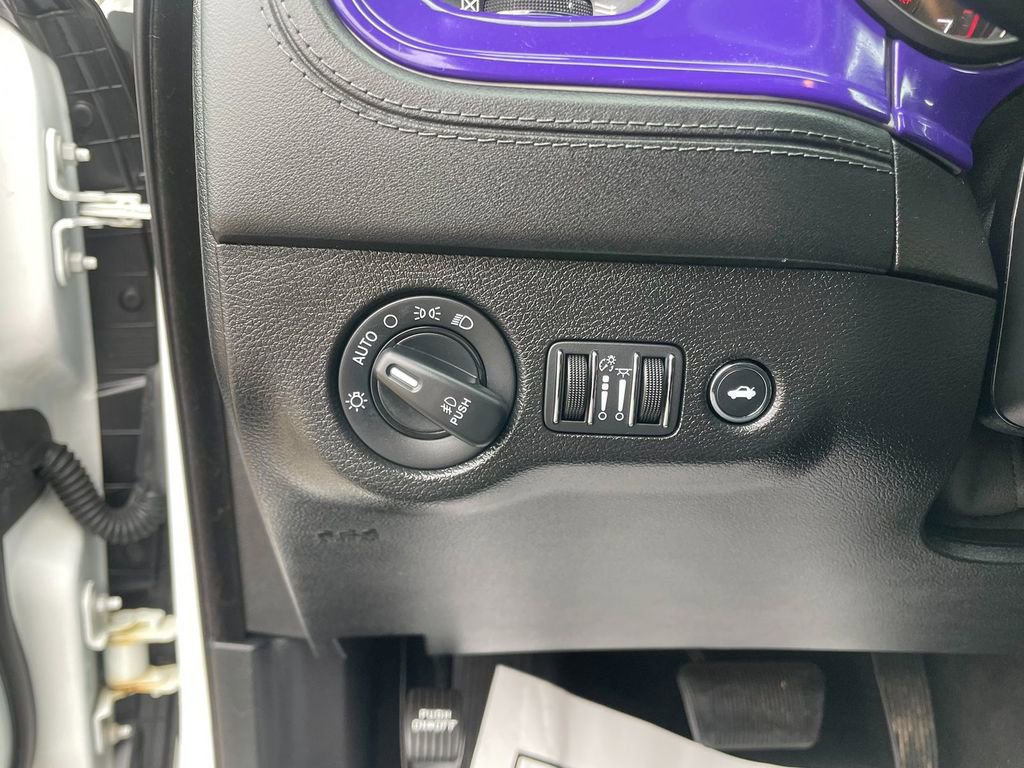 Used 2019 Dodge Charger SXT w/ Plus Group image 14