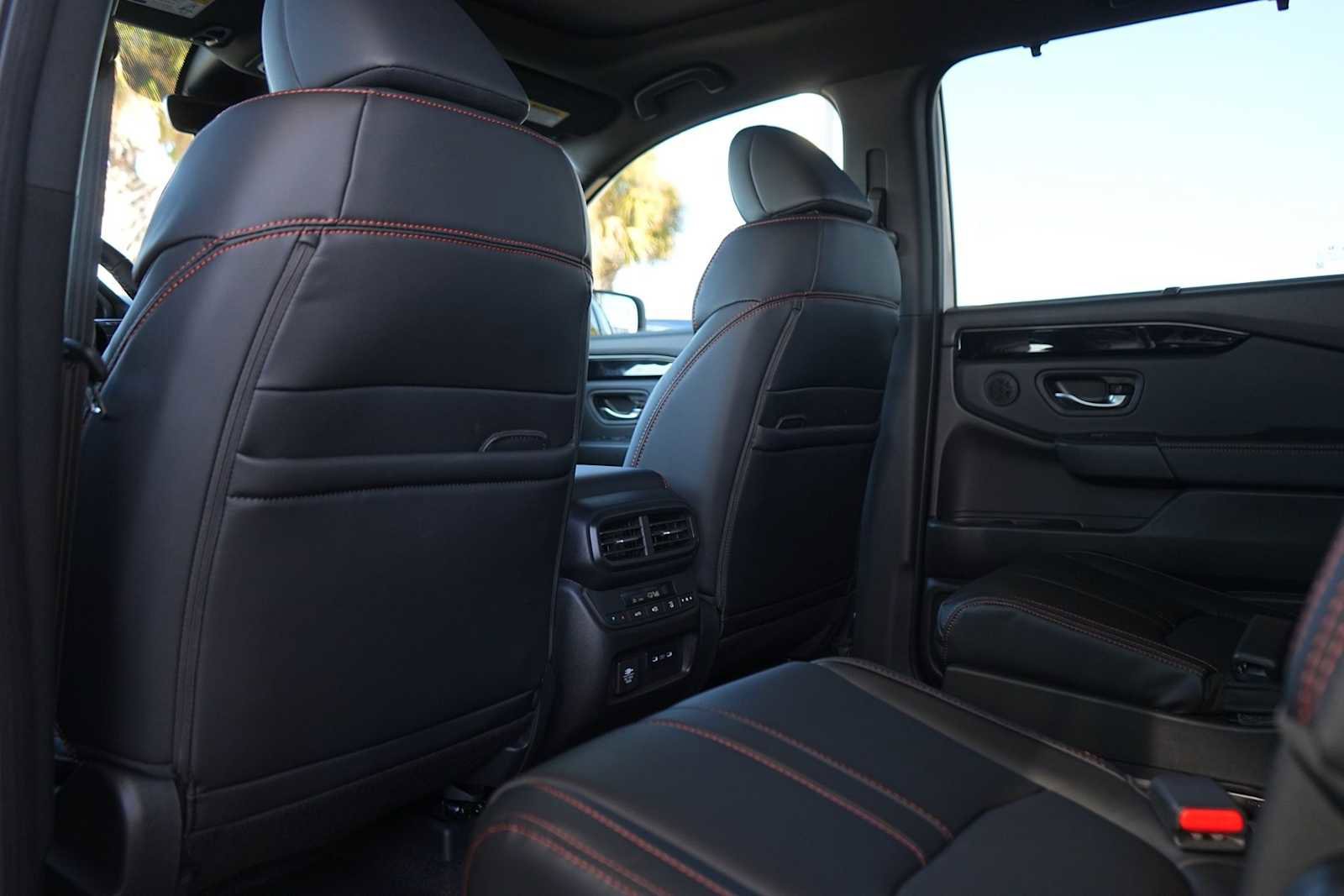 New 2025 Honda Pilot TrailSport image 12