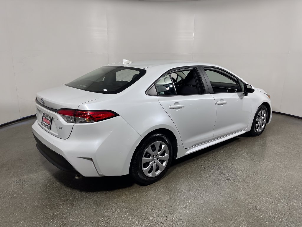 Used 2025 Toyota Corolla LE FWD image 3