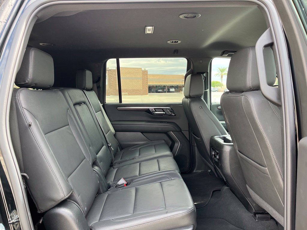 Used 2026 Chevrolet Suburban Z71 AWD/4WD image 17