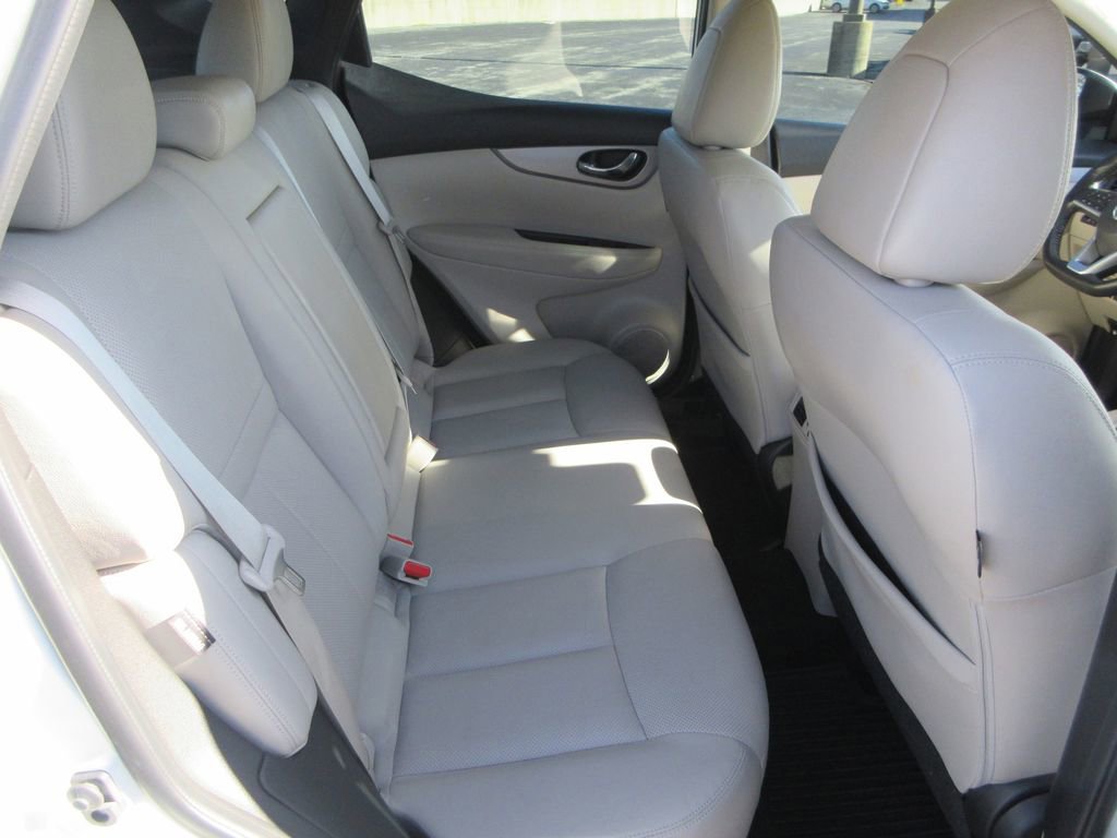 Used 2020 Nissan Rogue Sport SL image 19