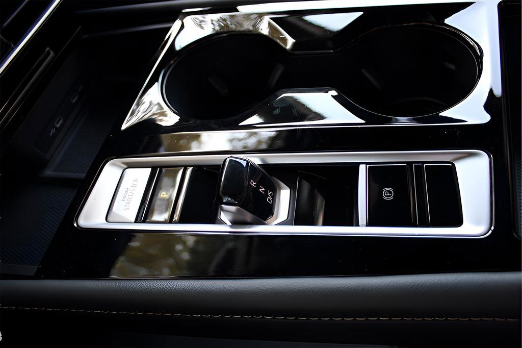 Used 2024 Volkswagen Atlas Cross Sport SE image 18