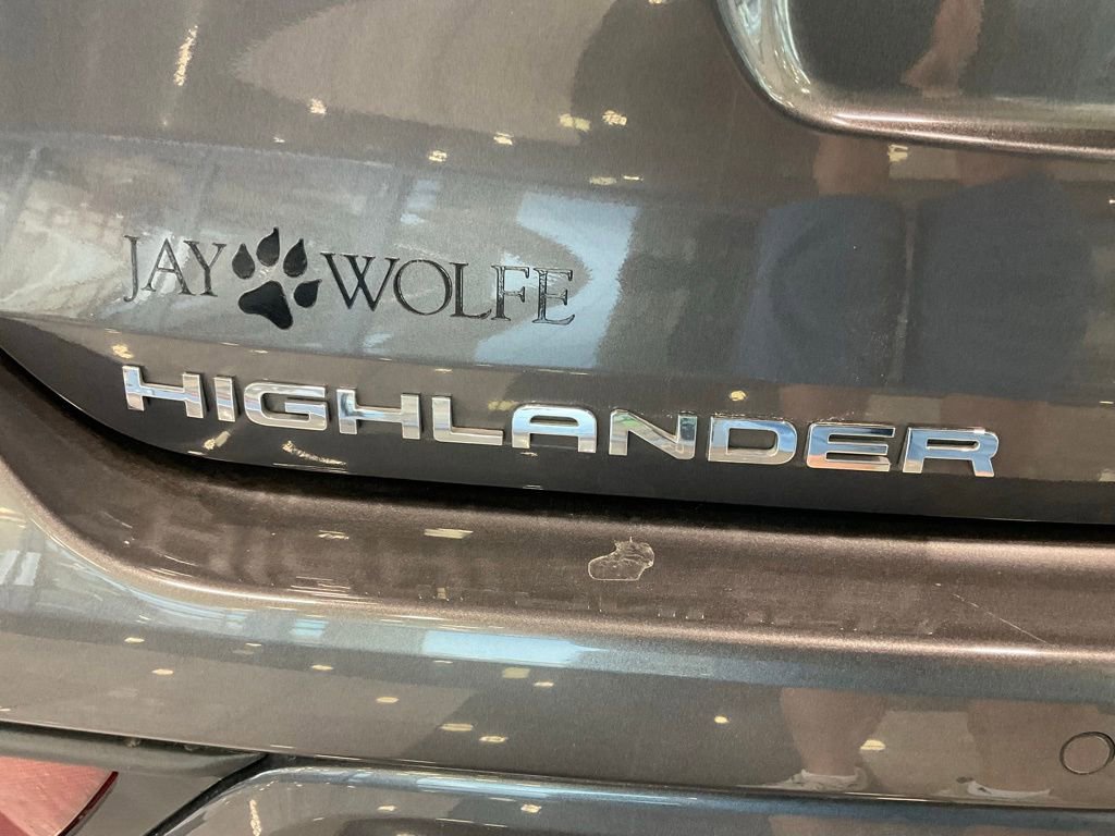 Used 2023 Toyota Highlander Limited AWD/4WD image 24