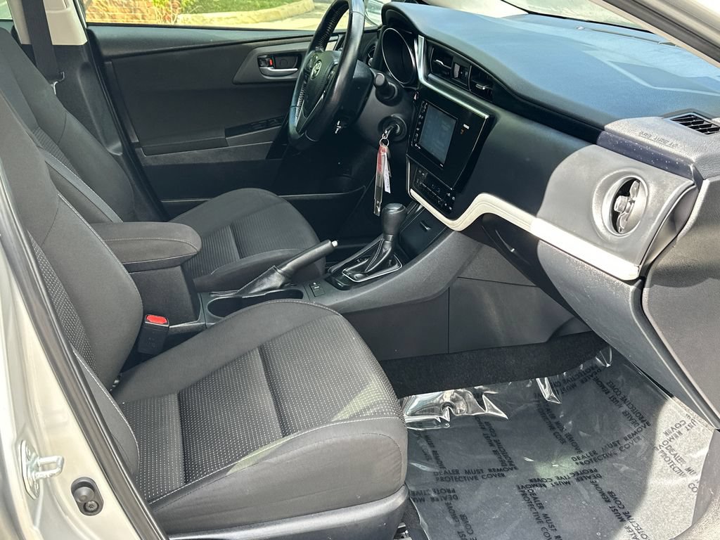 Used 2018 Toyota Corolla iM FWD image 11