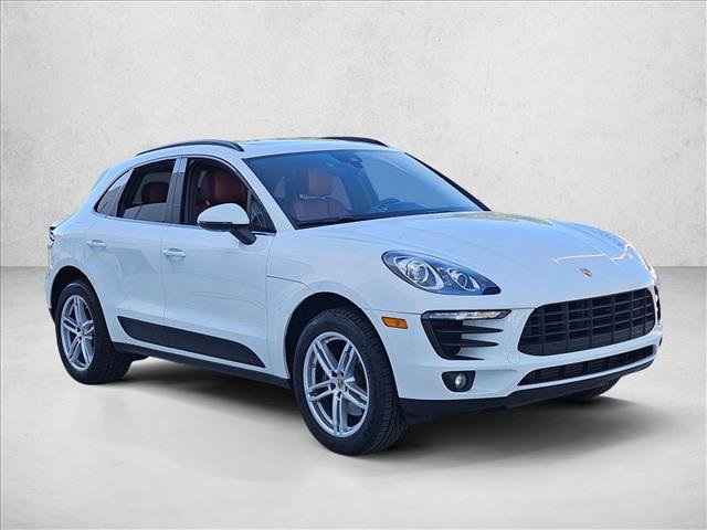 Used 2018 Porsche Macan AWD/4WD image 3