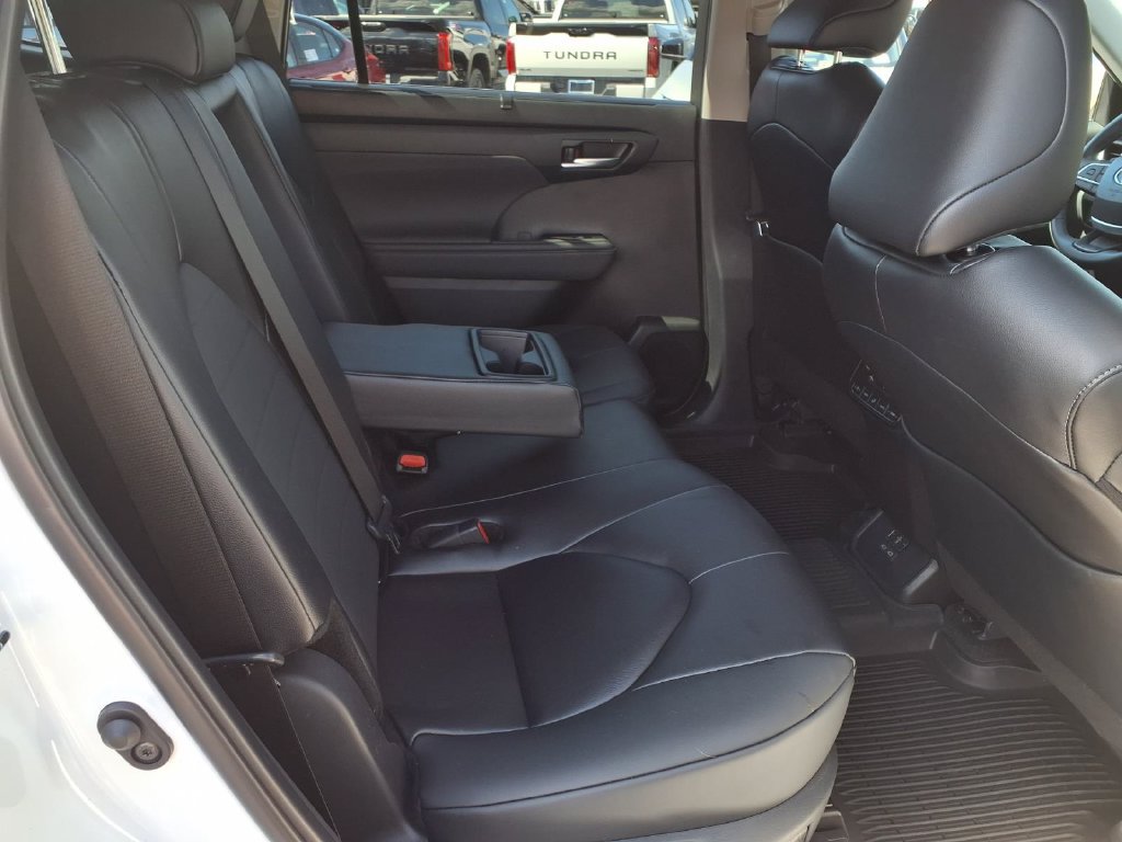 Certified 2026 Toyota Highlander XLE AWD/4WD image 33