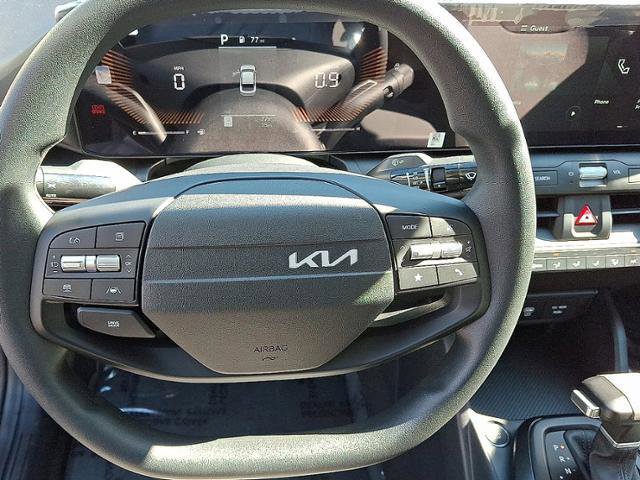New 2025 Kia K4 LXS image 10