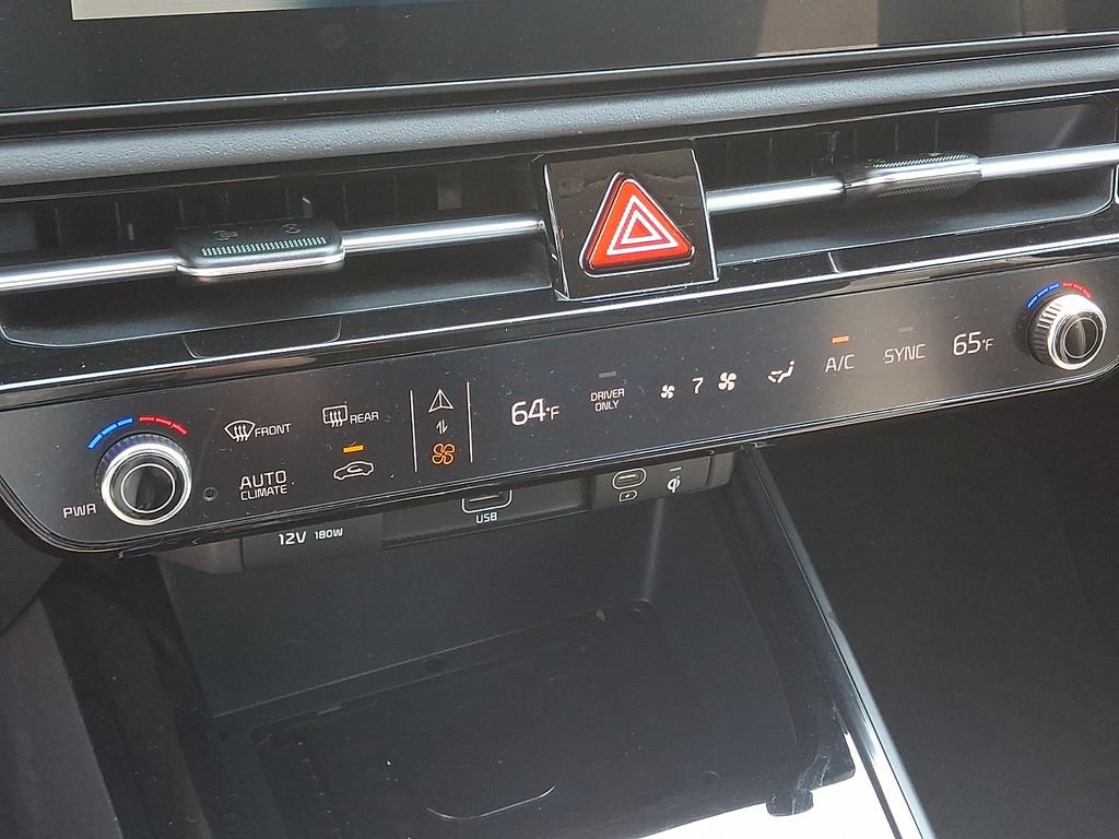 Used 2025 Kia Niro EX w/ EX Cold Weather Package FWD image 16