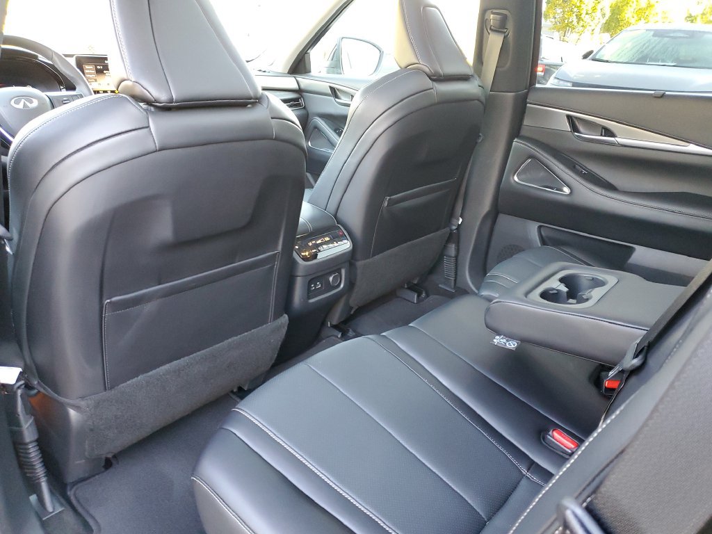 Used 2024 INFINITI QX60 Luxe w/ Vision Package FWD image 14