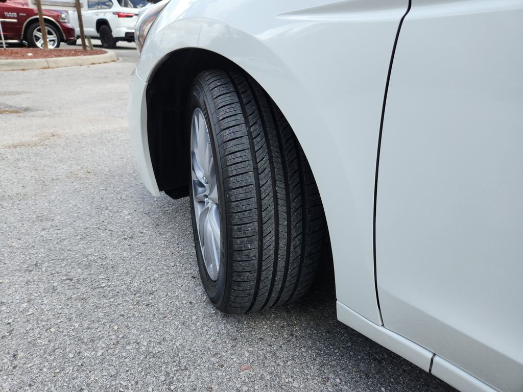 Used 2011 Honda Accord EX-L image 32